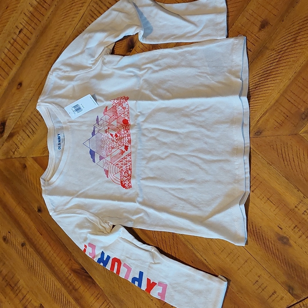 NWT Long Sleeve Graphic Tee Girls size Small (6-7)